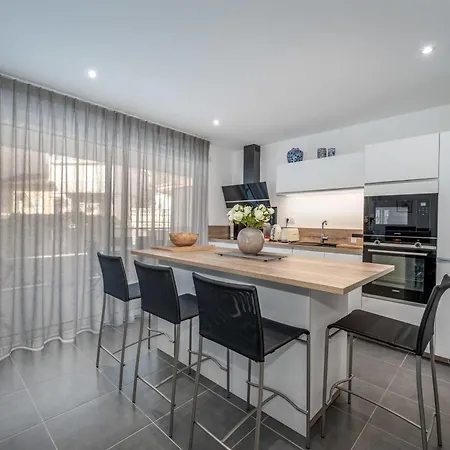 Apartment C035-cannes Centre 3 Pieces Avec Parking Cannes